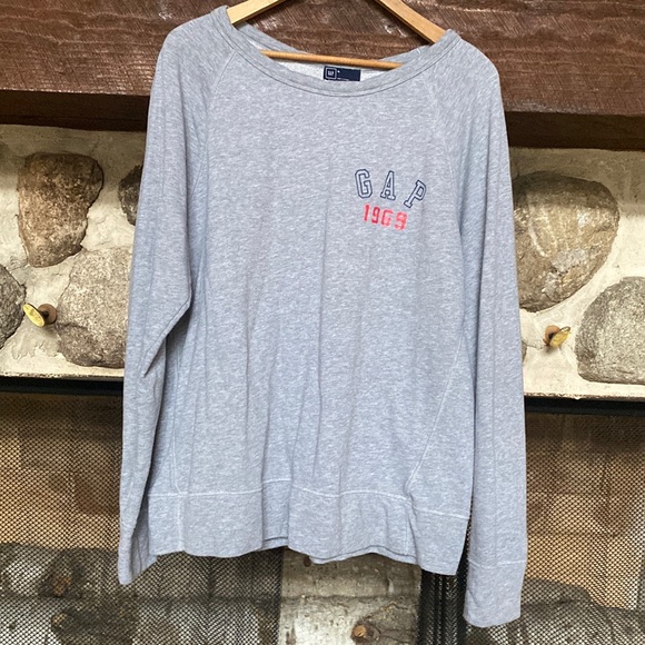 GAP Tops - Gap sweatshirt